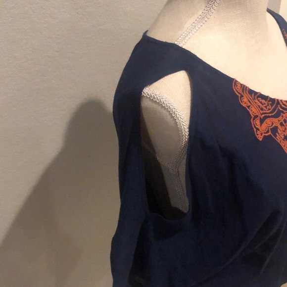 Clothes - Picture 2 of 3